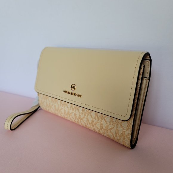 MICHAEL KORS Jet Set Charm Signature Colorblock LG Flap Phone Wristlet/Wallet ⭐ - Picture 4 of 16